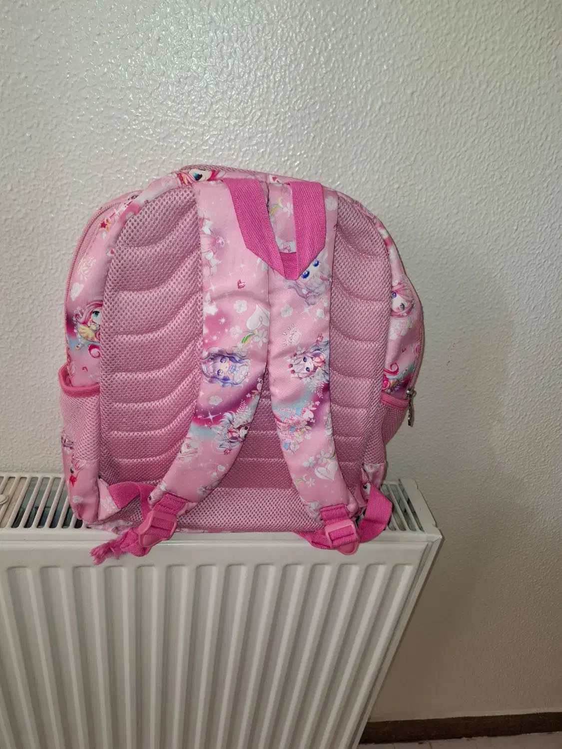 کیف مدرسه اولی|کیف، کفش، کمربند|شاهین‌شهر, حافظ جنوبی|دیوار