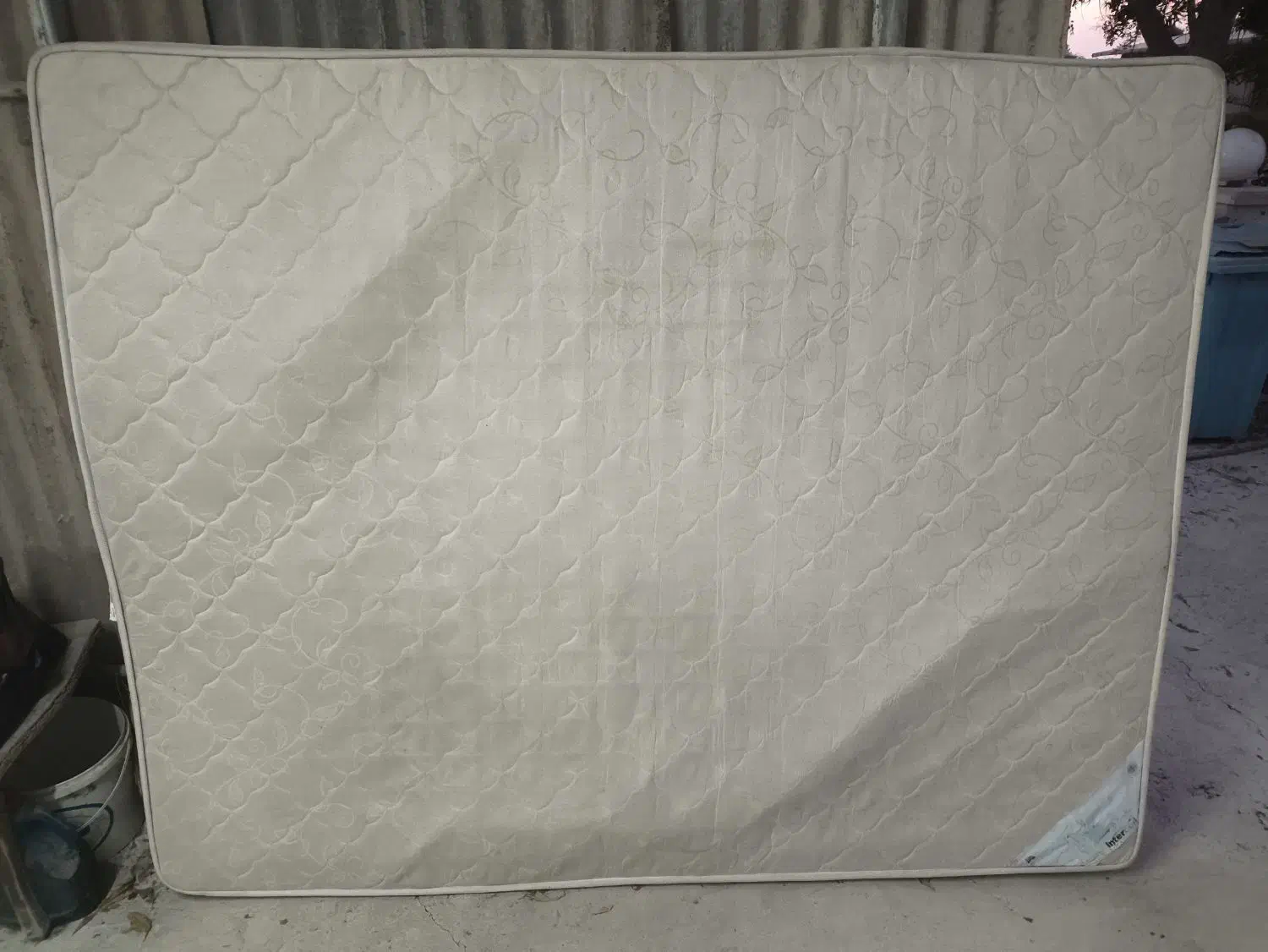 تشک|تشک تختخواب|کیش, |دیوار