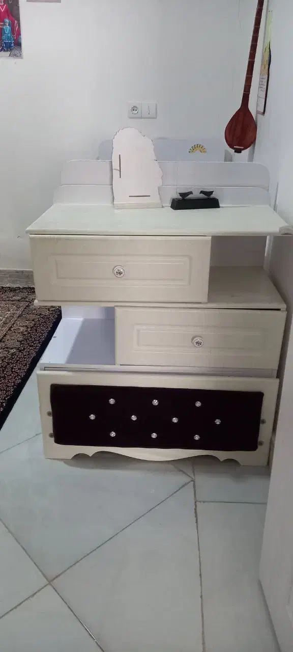 تخت|تخت و سرویس خواب|تربت جام, شهرک معلم|دیوار