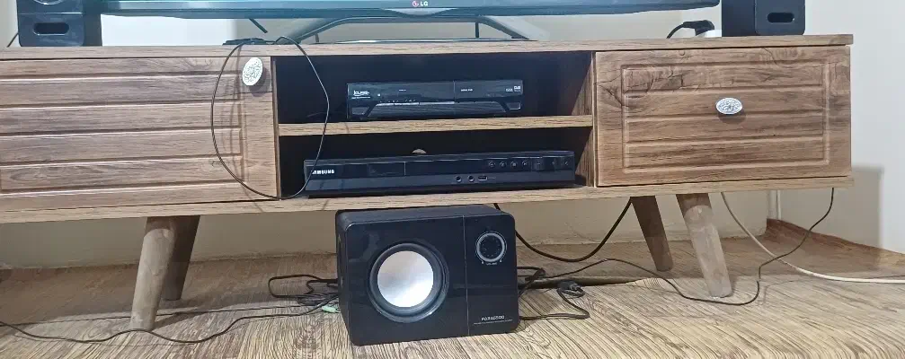 جاکفشی و میز تلویزون|جاکفشی، کمد، دراور|قدس, شهر‌قدس|دیوار