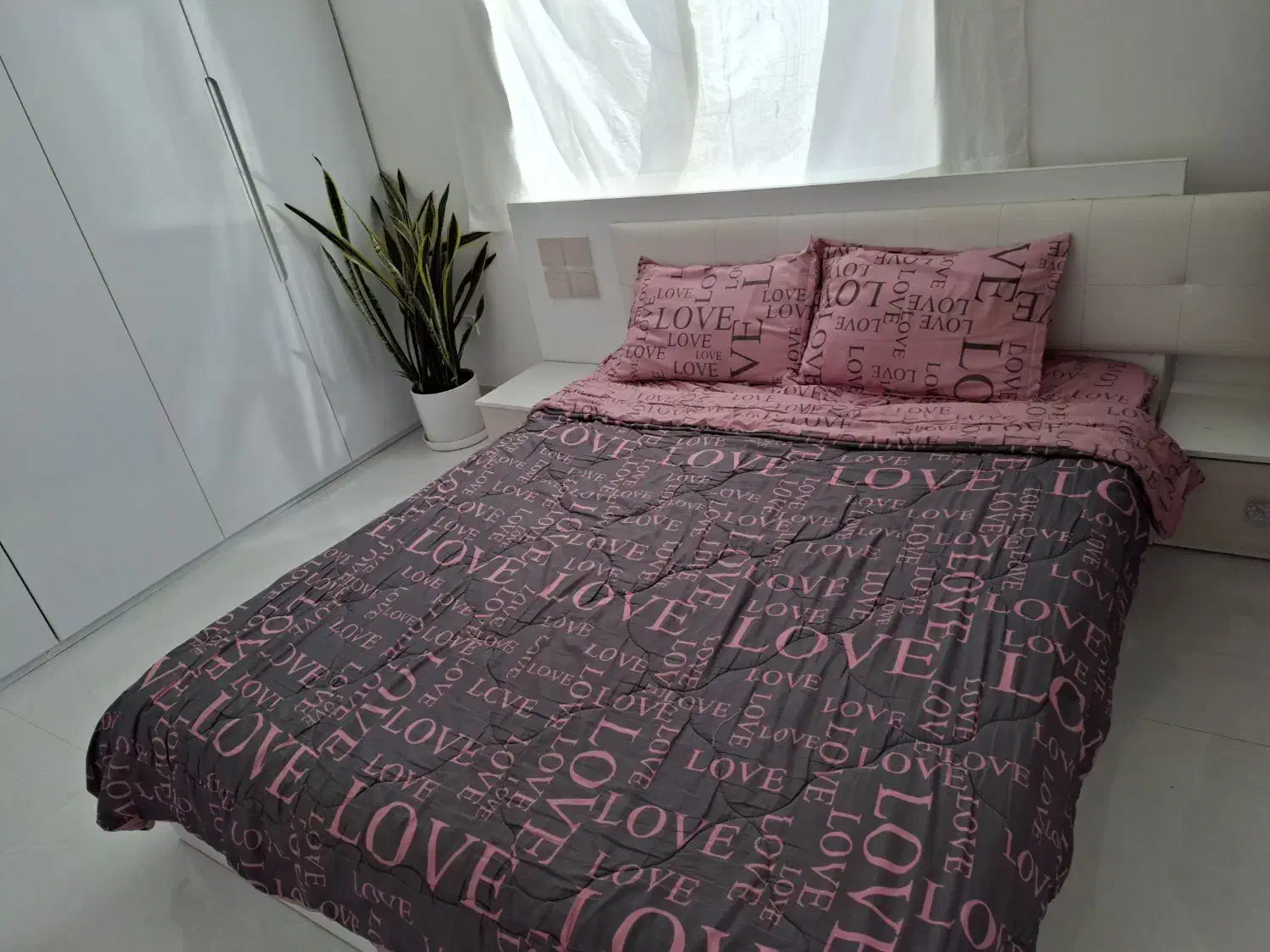 تخت نو بسیار شیک و تمیز|تخت و سرویس خواب|قائن, |دیوار