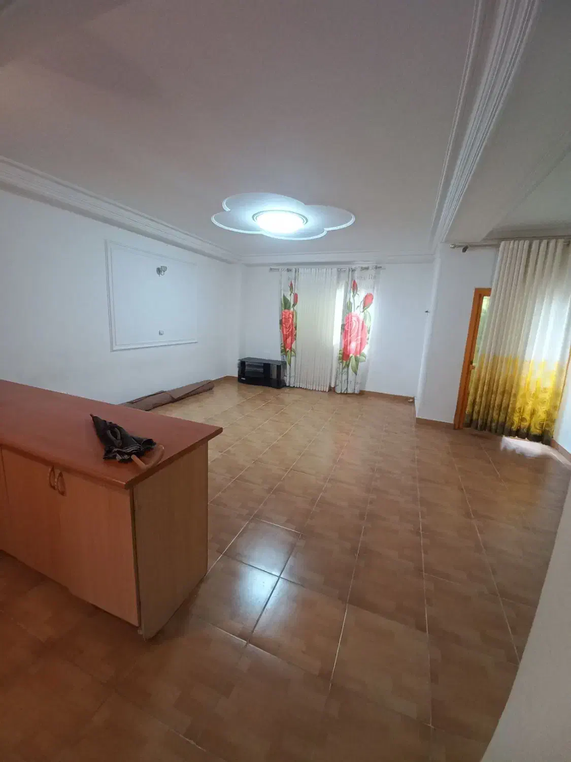 اجاره آپارتمان ۹۰متری طبقه اول پارکینگ بر اصلی|اجارهٔ آپارتمان|رشت, حمیدیان|دیوار