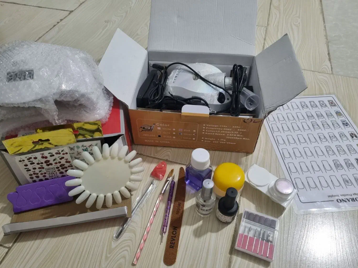 وسایل ناخن کاری ب فروش میرسد|آرایشگاه و سالنهای زیبایی|بومهن, |دیوار