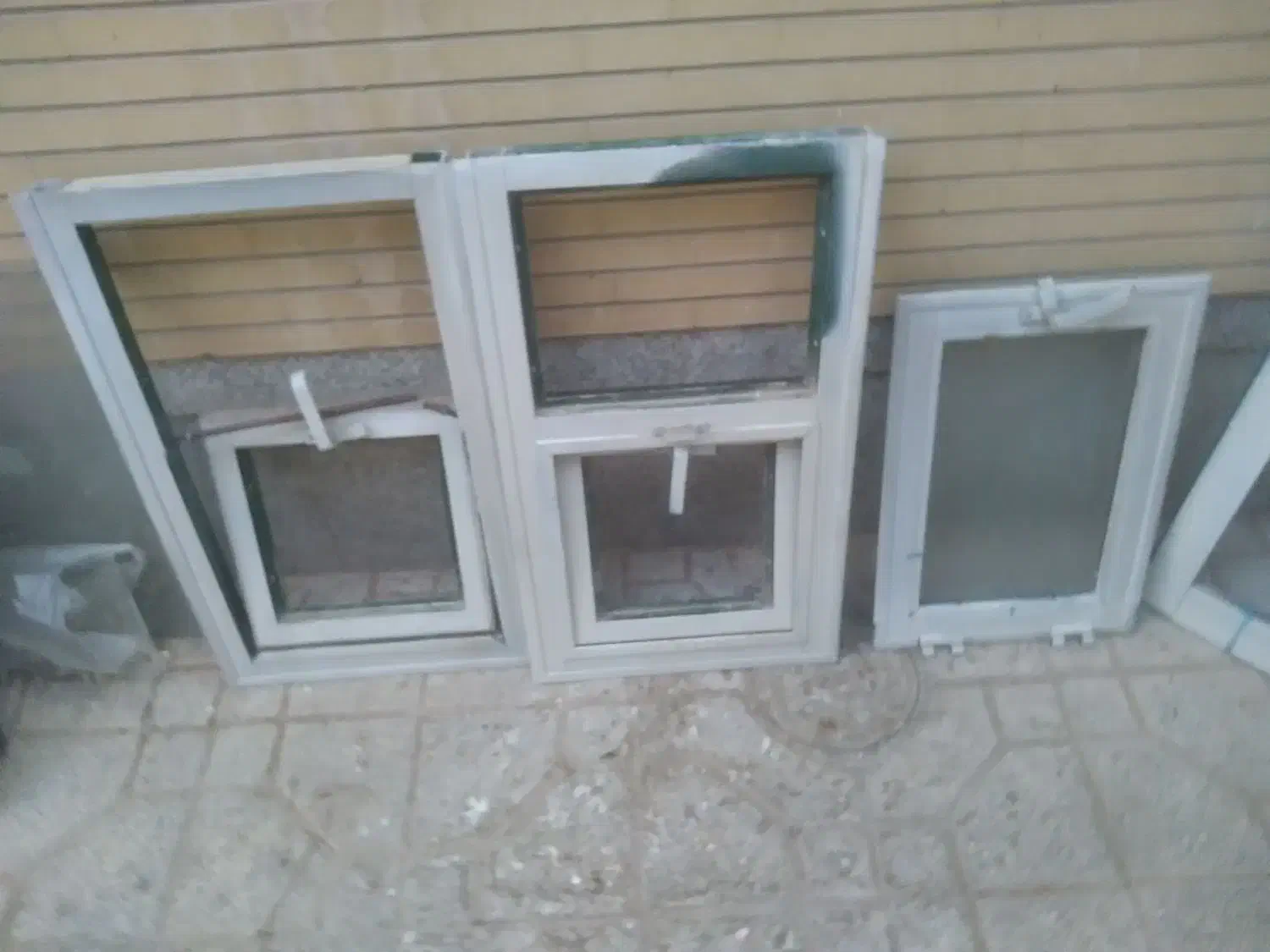 درب و پنجره آلومینیومی|مصالح و تجهیزات ساختمان|اصفهان, سروستان|دیوار