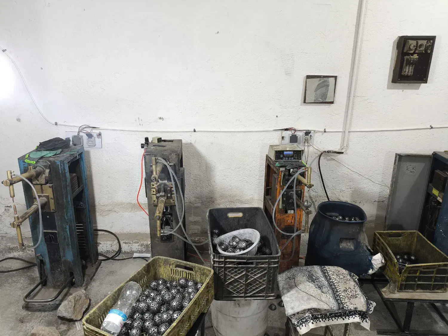 ب تعدادی کارگر ساده خانوم نیاز مندیم|استخدام صنعتی، فنی، مهندسی|تهران, مسگرآباد|دیوار