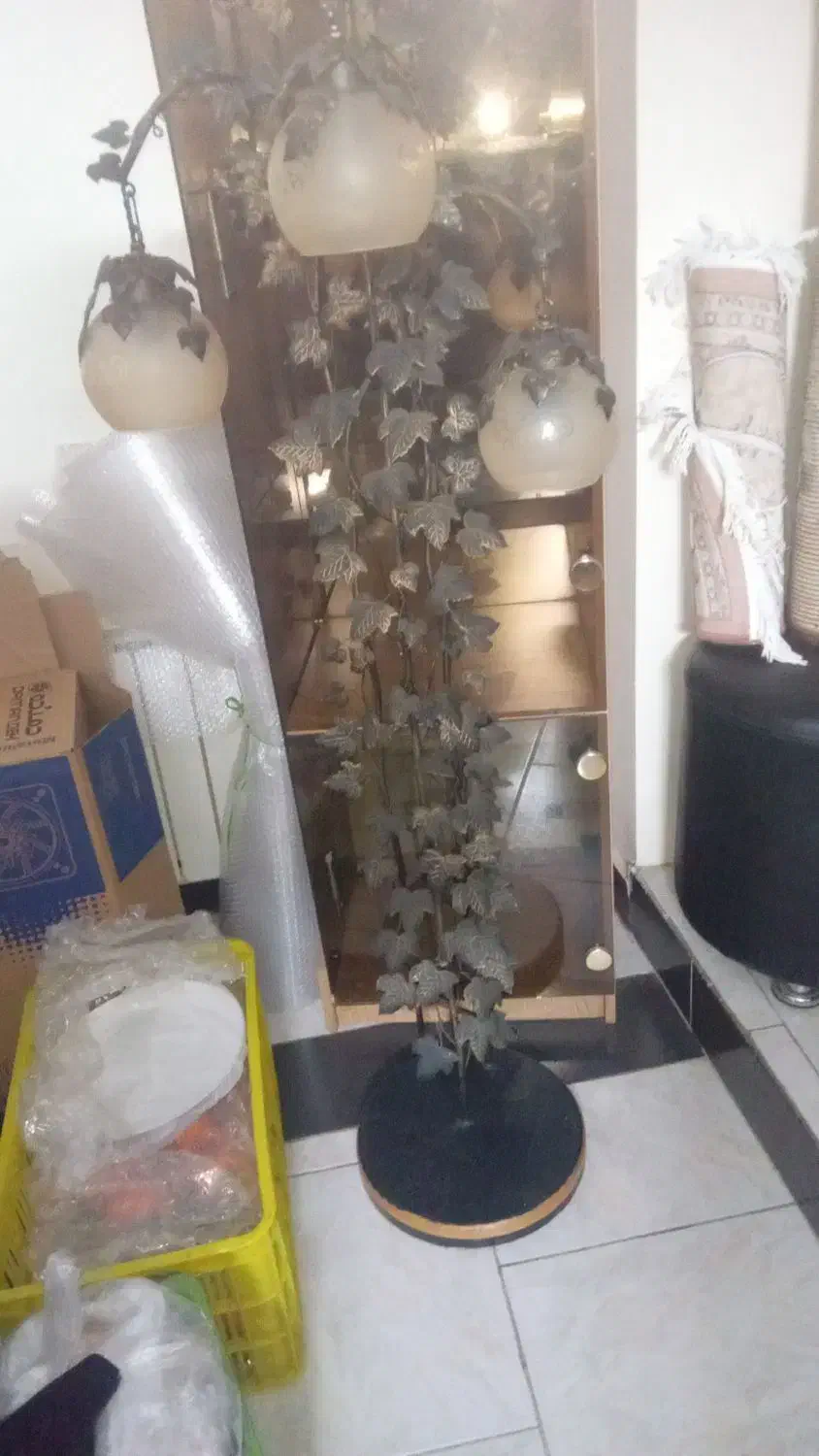 چراغ آویز پایه دار بسیار شکیل|چراغ خواب و آباژور|فردیس, انبار نفت|دیوار