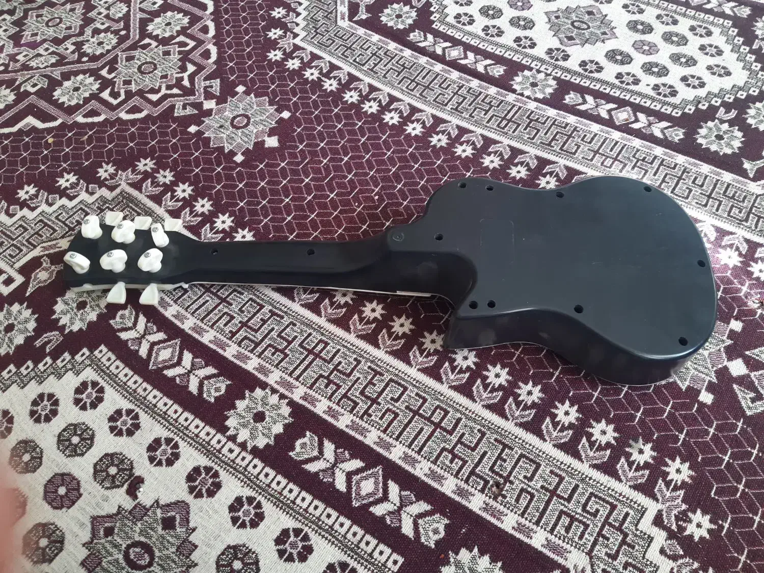 گیتار تمیز زیاد استفاده نشده|گیتار، بیس، امپلیفایر|گلبهار, شهر جدید گلبهار|دیوار