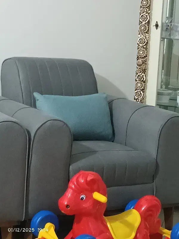 مبل هفت نفره نو|مبلمان خانگی و میز عسلی|قرچک, مجتمع مسکونی طبیعت|دیوار