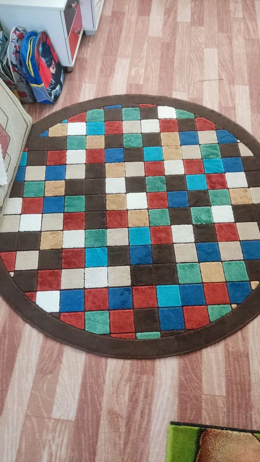 فرش گرد و فرش کودک|فرش|رباط‌کریم, رباط‌کریم|دیوار