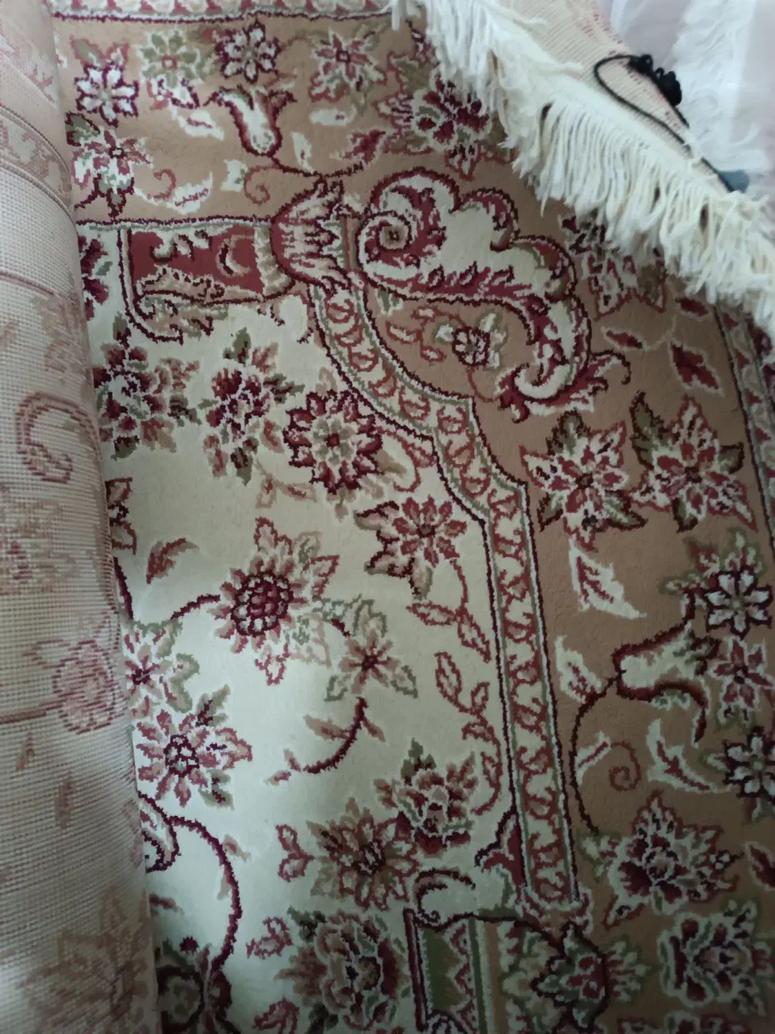 دو عدد فرش سالم|فرش|صومعه‌سرا, |دیوار