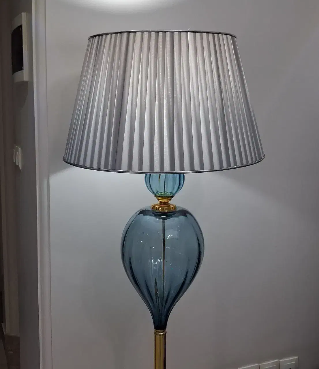 آباژور ایستاده اشکی با شید توسی|چراغ خواب و آباژور|فردیس, شهرک وحدت|دیوار