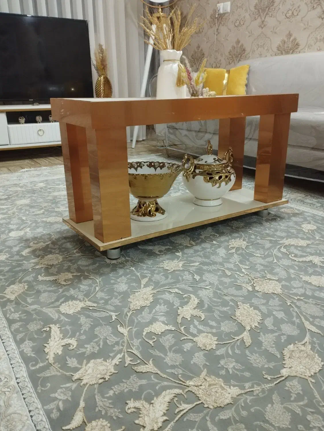 جلومبلی کلاسیک درحدنو|مبلمان خانگی و میز عسلی|اراک, |دیوار