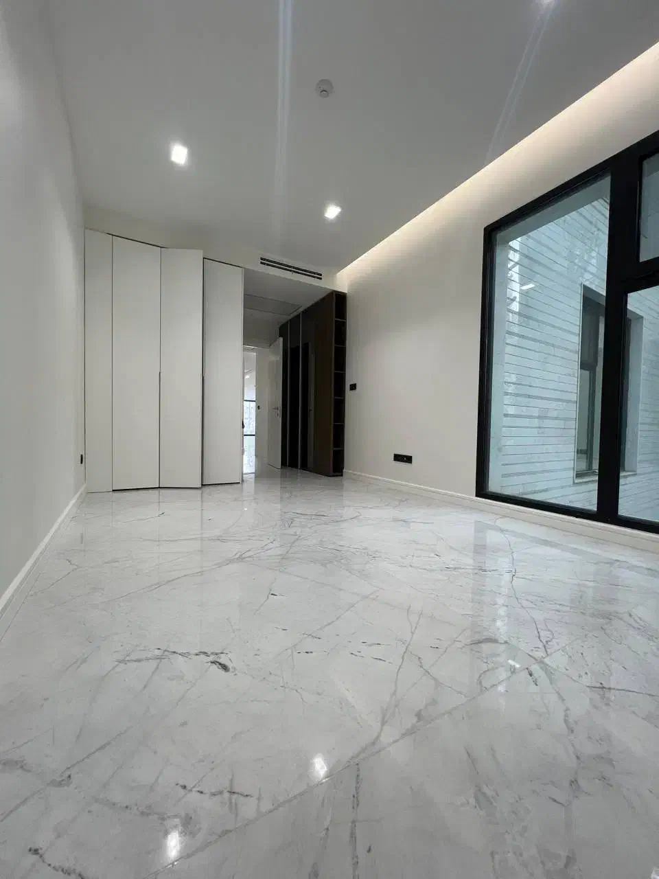 ۳۴۰متر زعفرانیه چهار خواب مستر