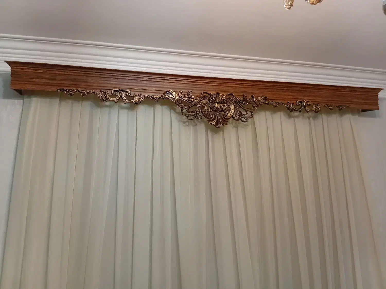 کتیبه سالم رنگ گردویی در حد نو نو اندازه ۲ متر ۱۱|پرده، رانر، رومیزی|همدان, |دیوار