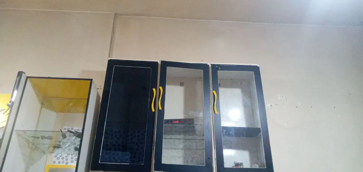 ۳ تا آینه یدونه بزرگ دوتا کوچیک همراه با ۳ تا|آرایشگاه و سالن‌های زیبایی|میاندوآب, |دیوار