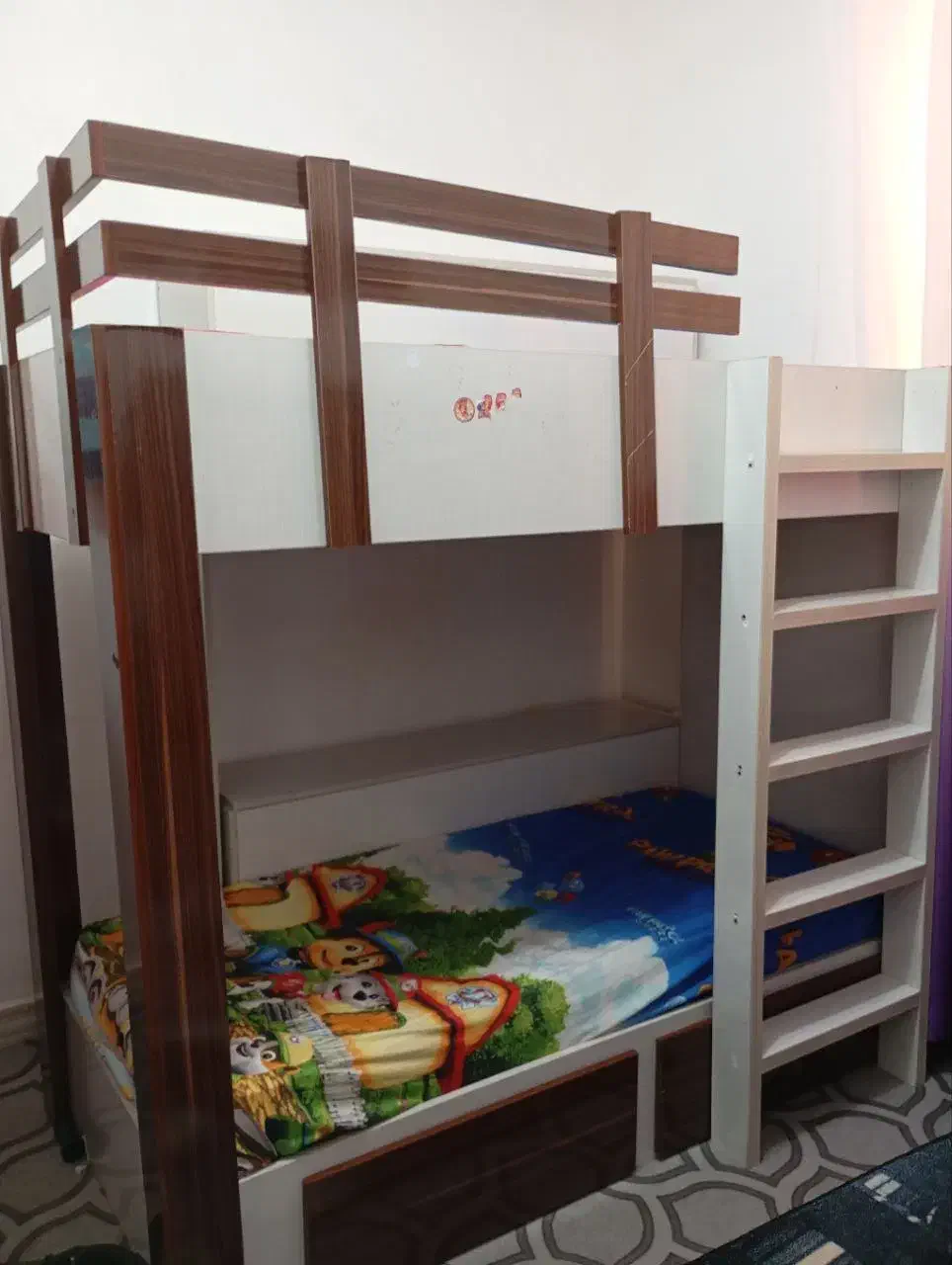 تخت خواب دوطبقه|تخت و سرویس خواب|لشت نشا, |دیوار