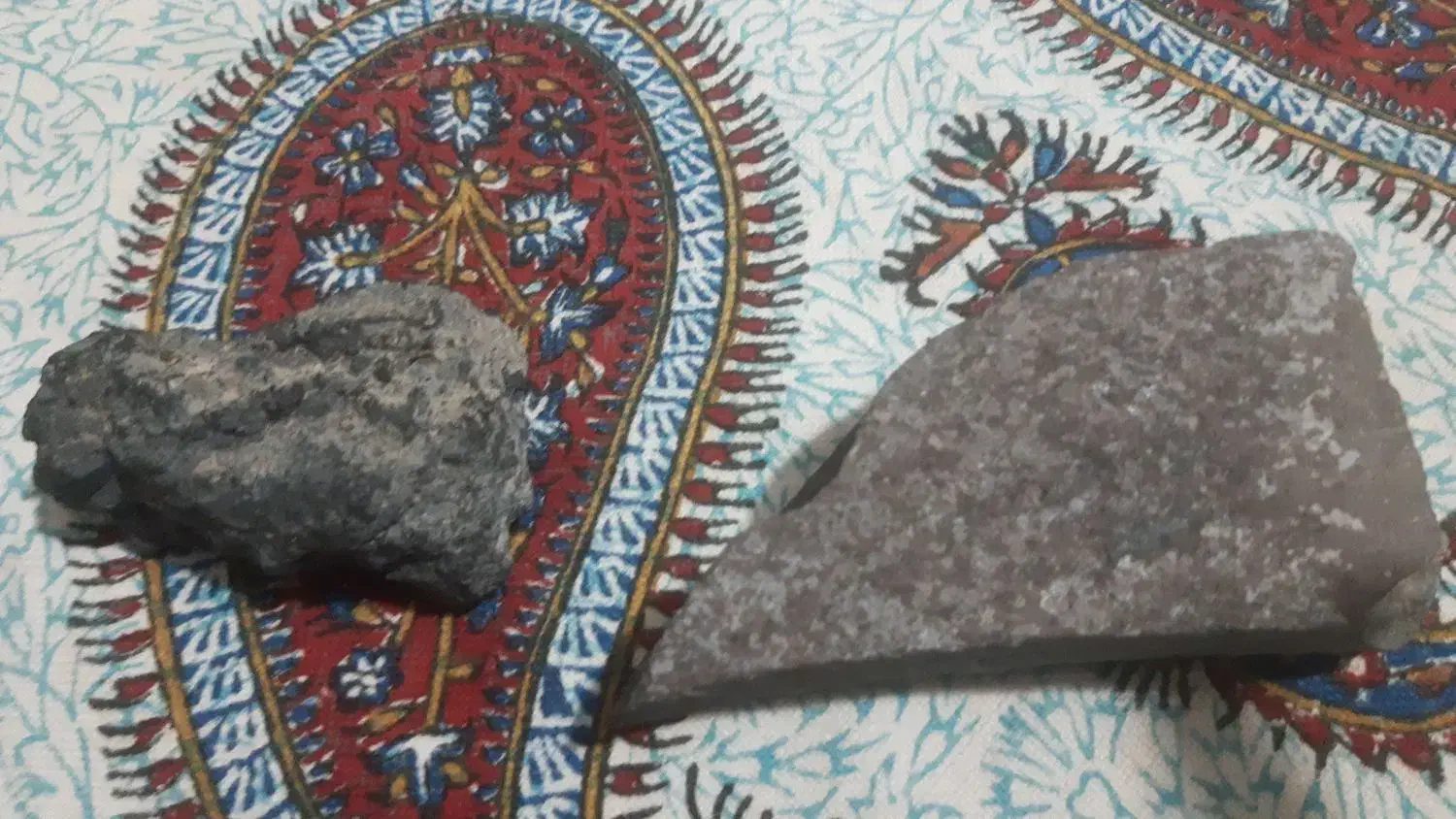 شهاب سنگ|کلکسیون اشیاء عتیقه|مشکیندشت, |دیوار