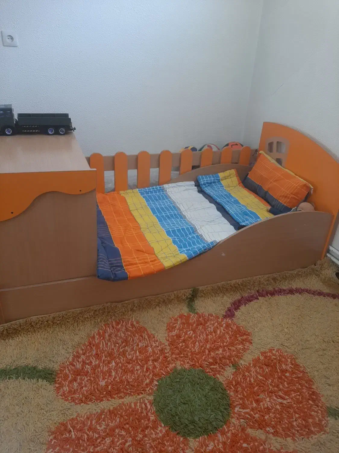 تخت خواب کودک و نوجوان|تخت و سرویس خواب|شاهینشهر, مخابرات (شهید بهشتی)|دیوار