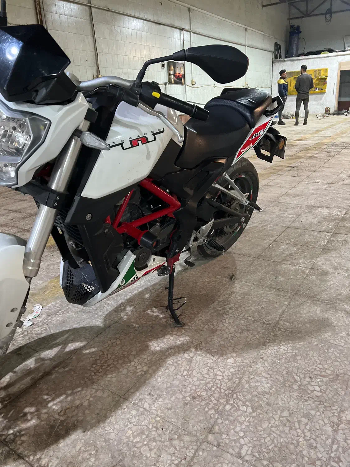 موتور بنلی ۲۵۰ قدیم فیس|موتورسیکلت|تبریز, |دیوار