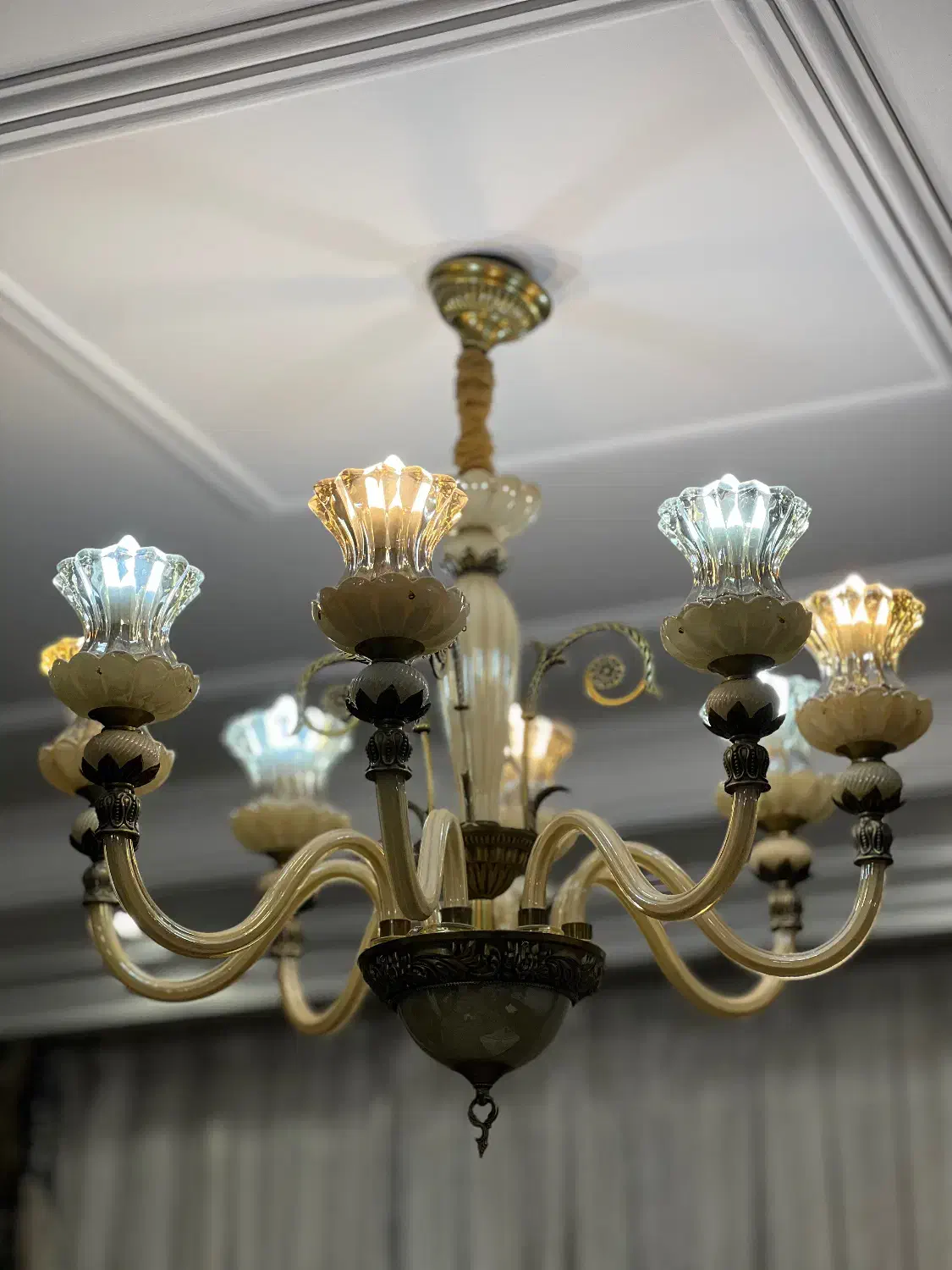 دو جفت لوستر ۸ شاخه ترکیب کریستال و برنج|لوستر و چراغ آویز|تهران, تهرانسر شرقی|دیوار