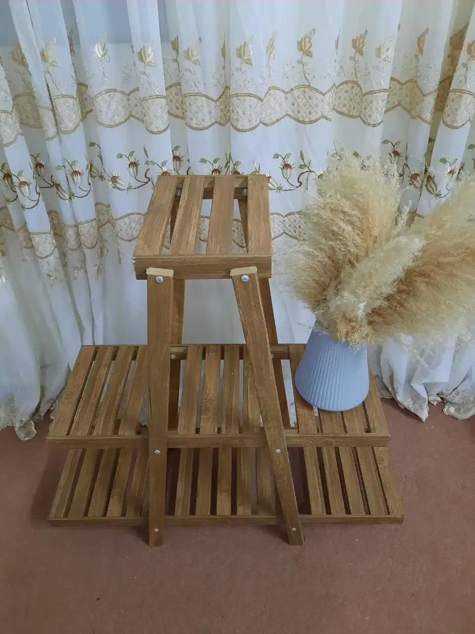 استند گل|گل و گیاه طبیعی|قم, چهل درخت‎|دیوار