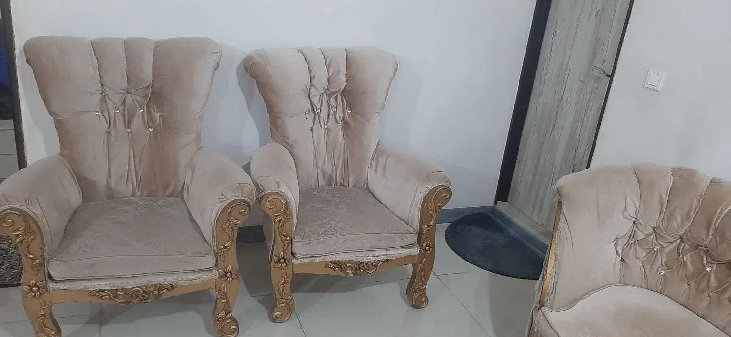 یک دست مبل ۷نفره با ۳ تا عسلی سالم|مبلمان خانگی و میز عسلی|تهران, شهرک ابوذر|دیوار