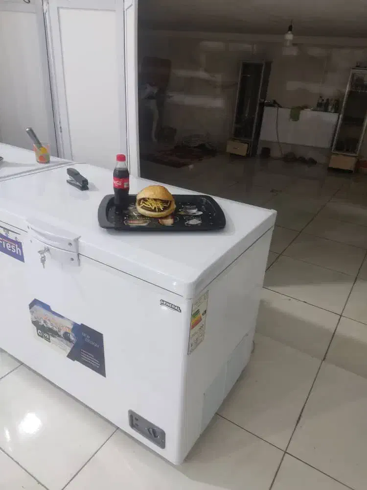 یخچال صندوقی سفید بزرگ|یخچال و فریزر|باسمنج, |دیوار