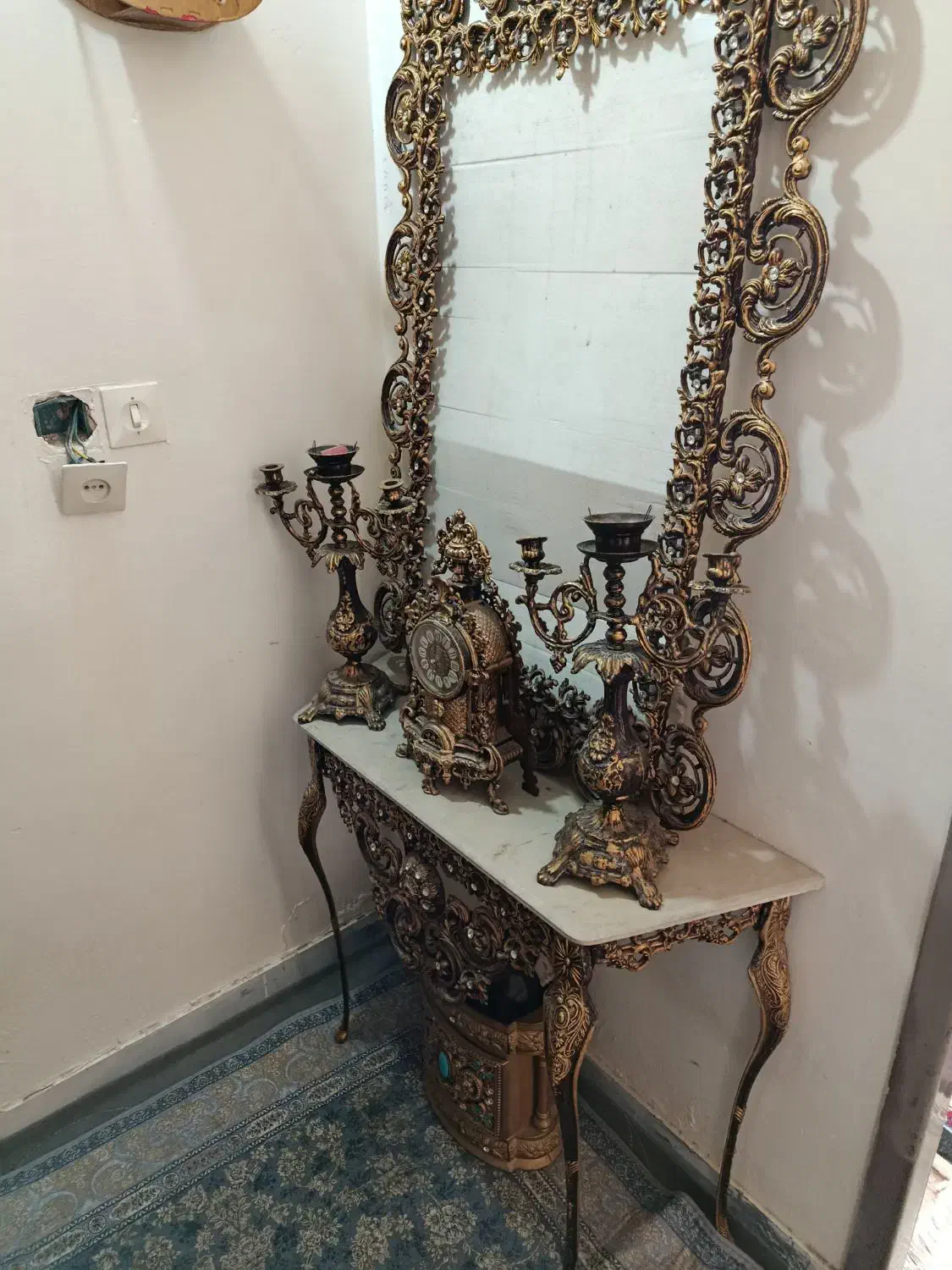 میز آینه طرح برنز|بوفه، ویترین، کنسول|شاهین‌شهر, گزبرخوار|دیوار