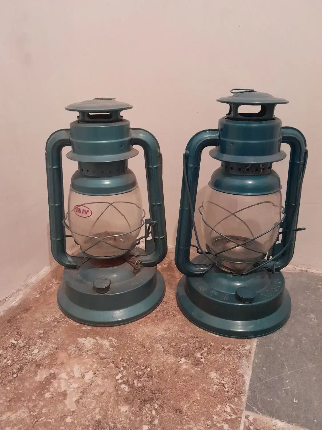 فانوس سایز بزرگ و سالم|کلکسیون اشیاء عتیقه|مشکیندشت, |دیوار