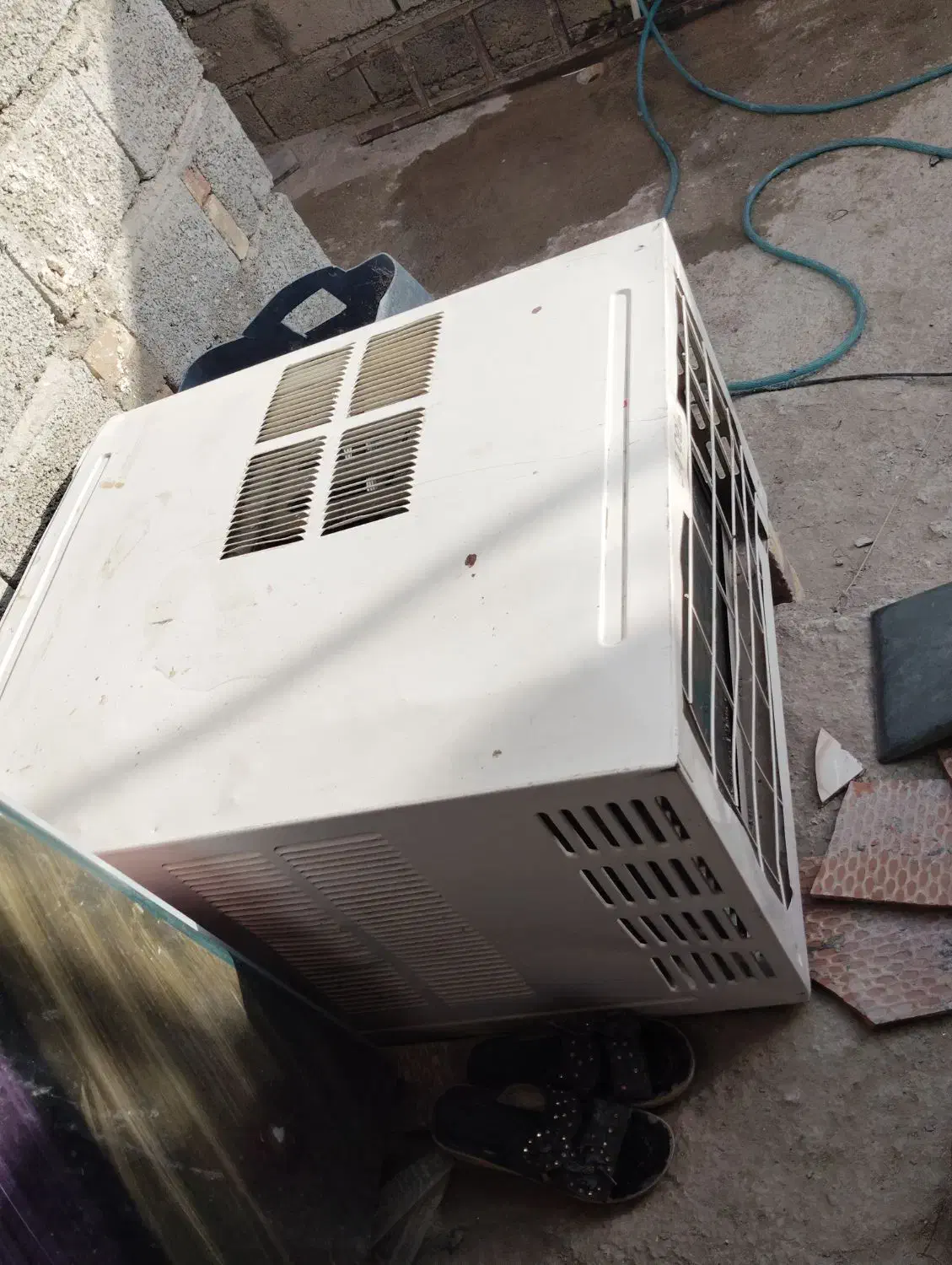 تعویض کولر پنجرهای ۲۴هزار با اسپیلت|کولر گازی و فنکوئل|جالق, |دیوار