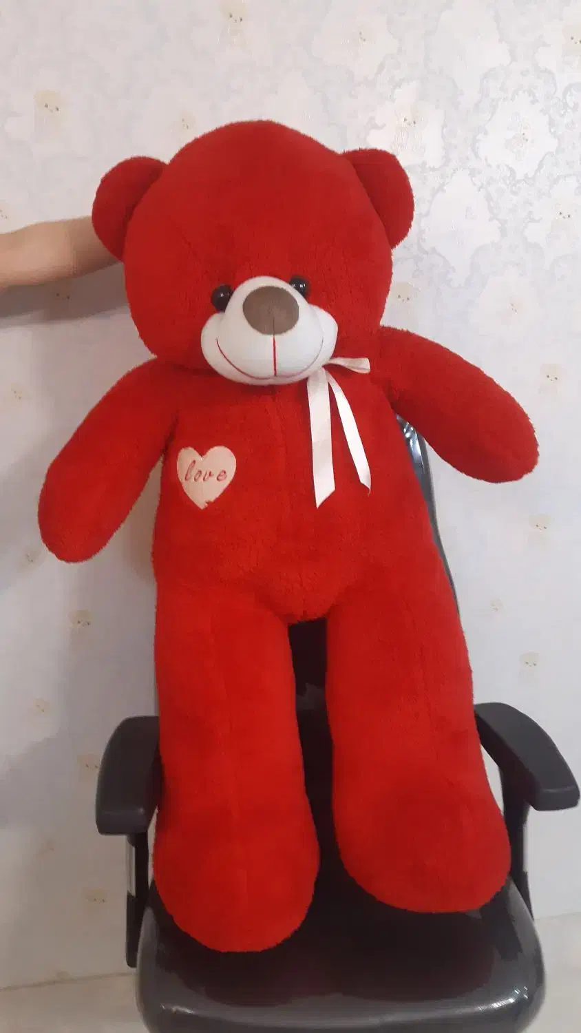 خرس قرمز بزرگ عروسک|اسباب‌بازی بچه|قم, باجک دو|دیوار