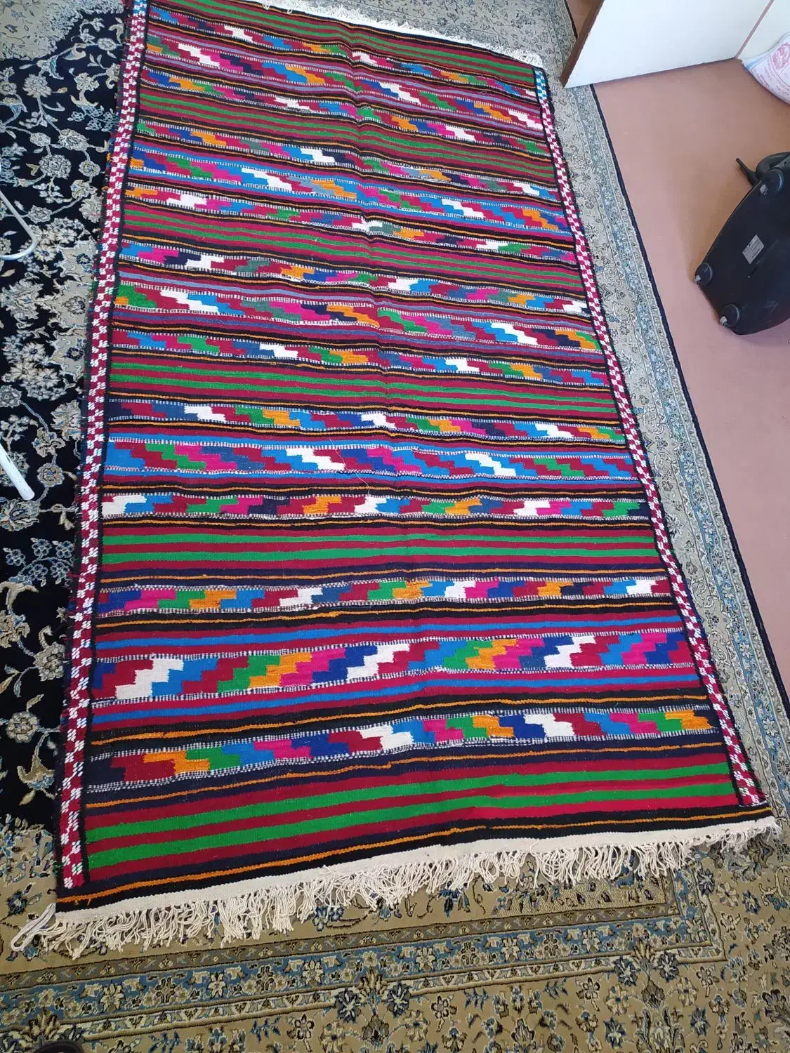 گلیم دستباف بسیار قدیمی|گلیم، جاجیم، گبه|مشهد, شهرک رازی (شهرک غرب)|دیوار