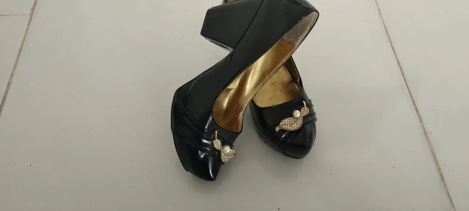 کفش مجلسی|کیف، کفش، کمربند|شاهرود, |دیوار