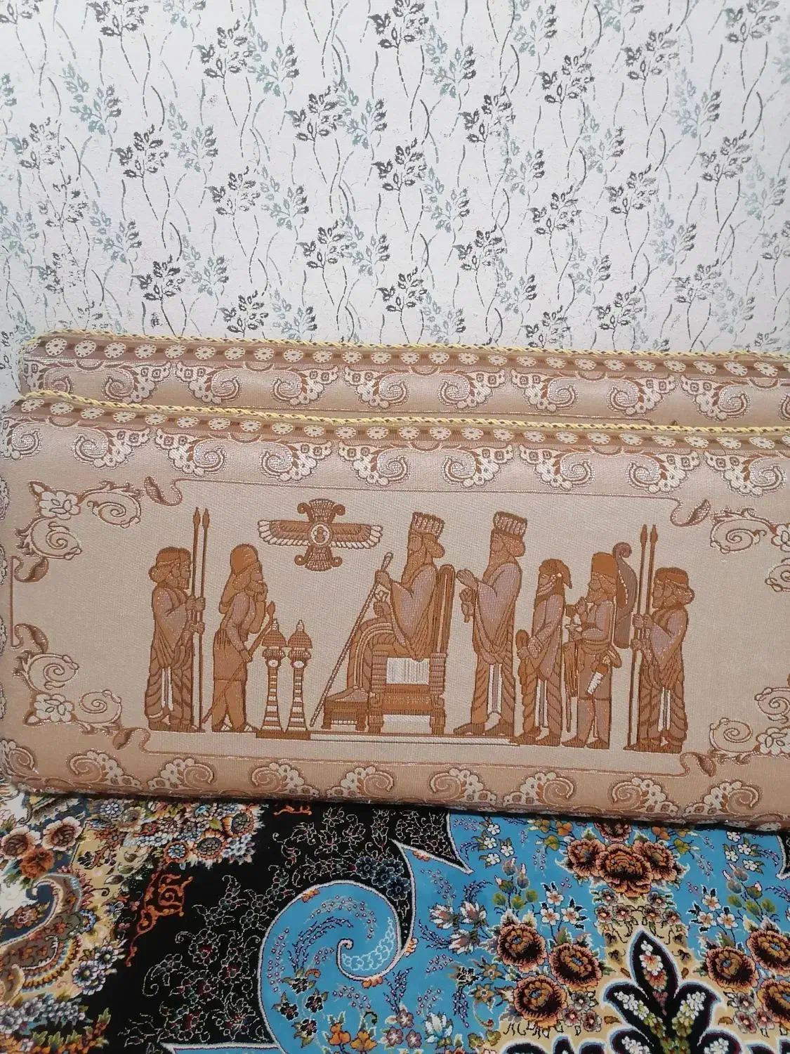 پشتی|پشتی|صدرا-فارس, فاز ۲|دیوار