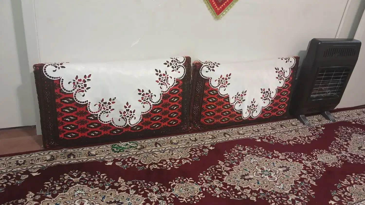 پشتی|پشتی|قم, نخودی|دیوار