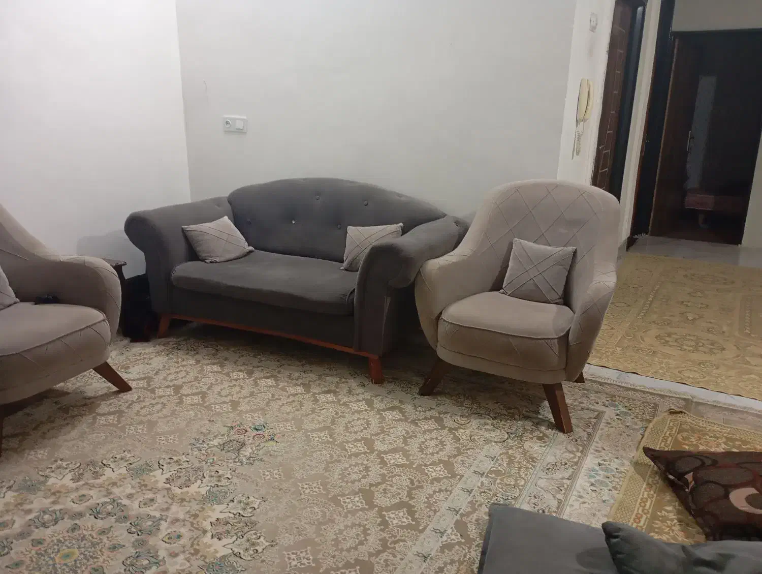 مبل راحتی 7 نفره|مبلمان خانگی و میز عسلی|تربت جام, نظامی|دیوار