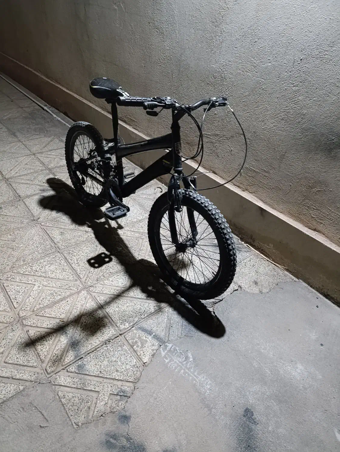 دوچرخه|دوچرخه، اسکیت، اسکوتر|بم, |دیوار