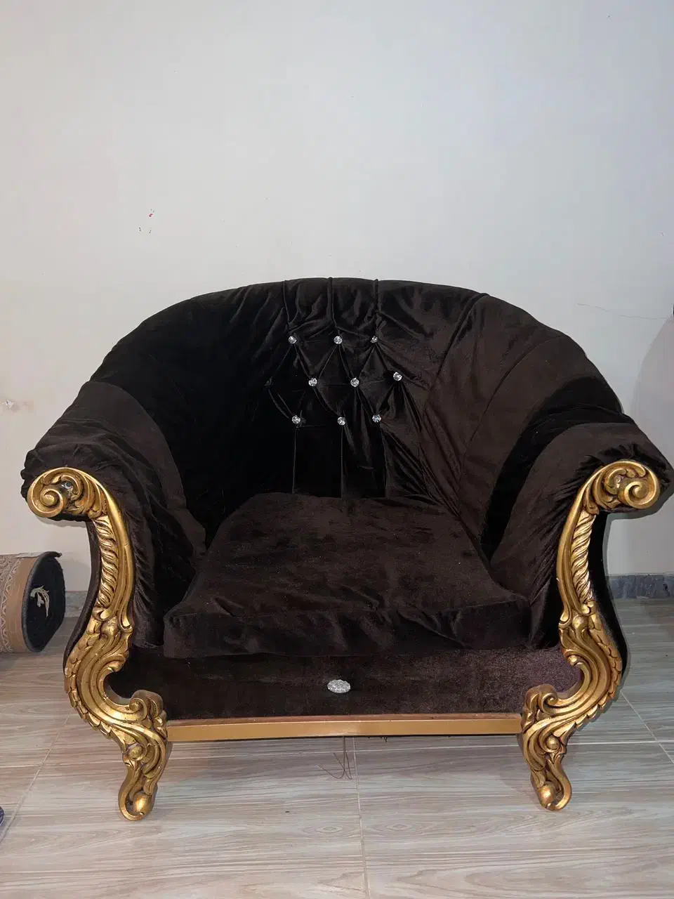 مبلمان|مبلمان خانگی و میز عسلی|اقبالیه, |دیوار