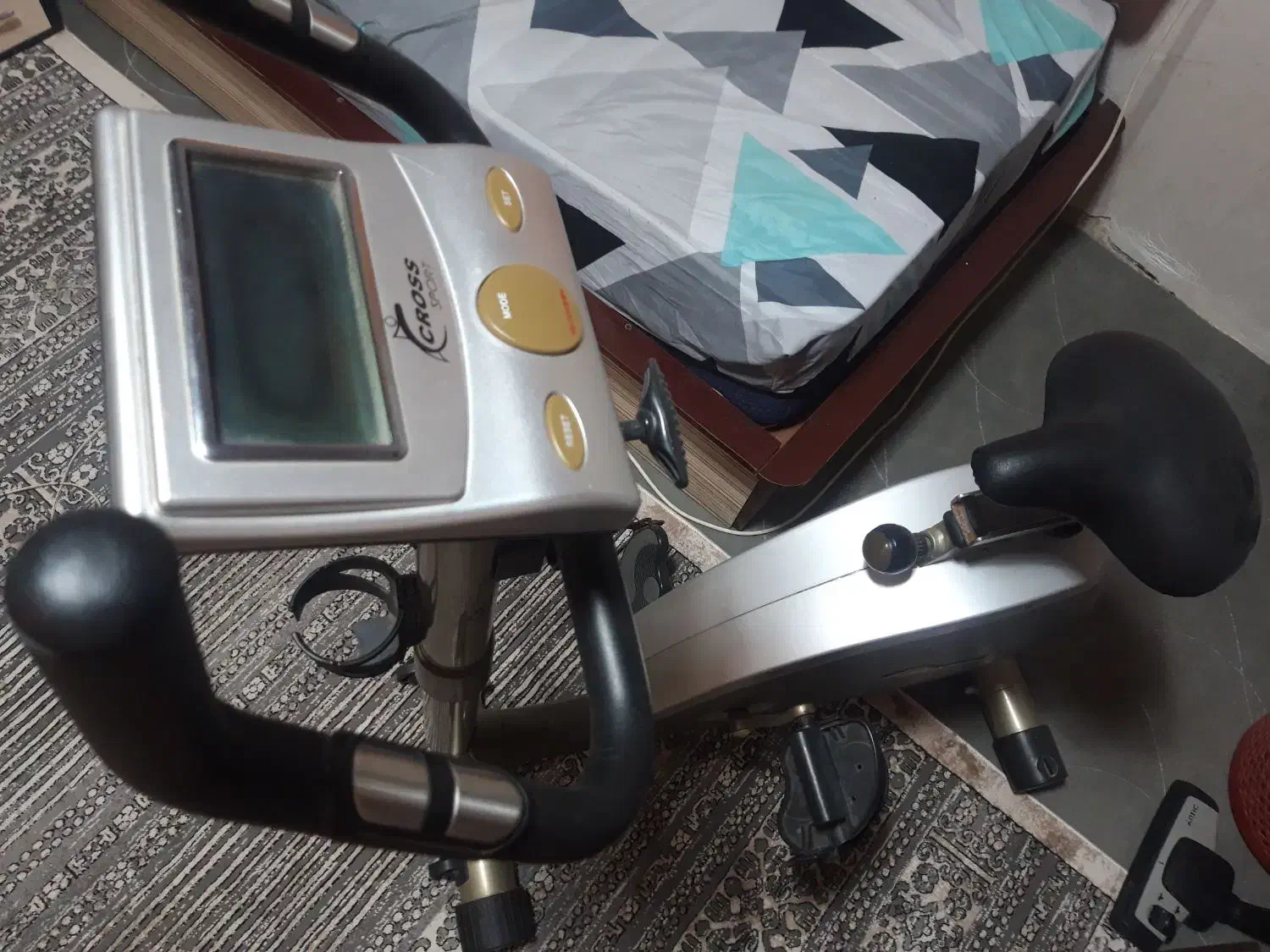 دوچرخه ثابت ورزشی|تجهیزات ورزشی|رشت, جانبازان|دیوار