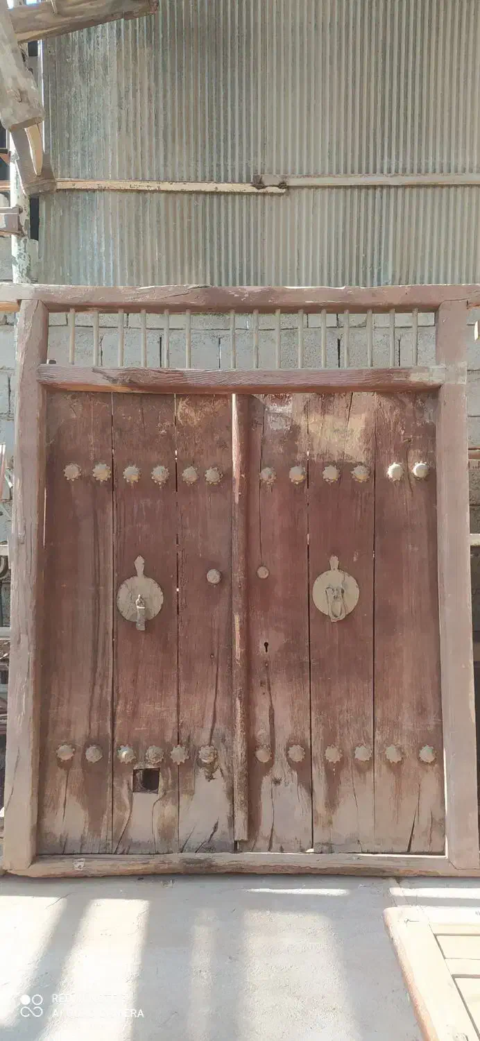 درب چوبی قدیمی|مصالح و تجهیزات ساختمان|نجف‌آباد, جلال آباد|دیوار