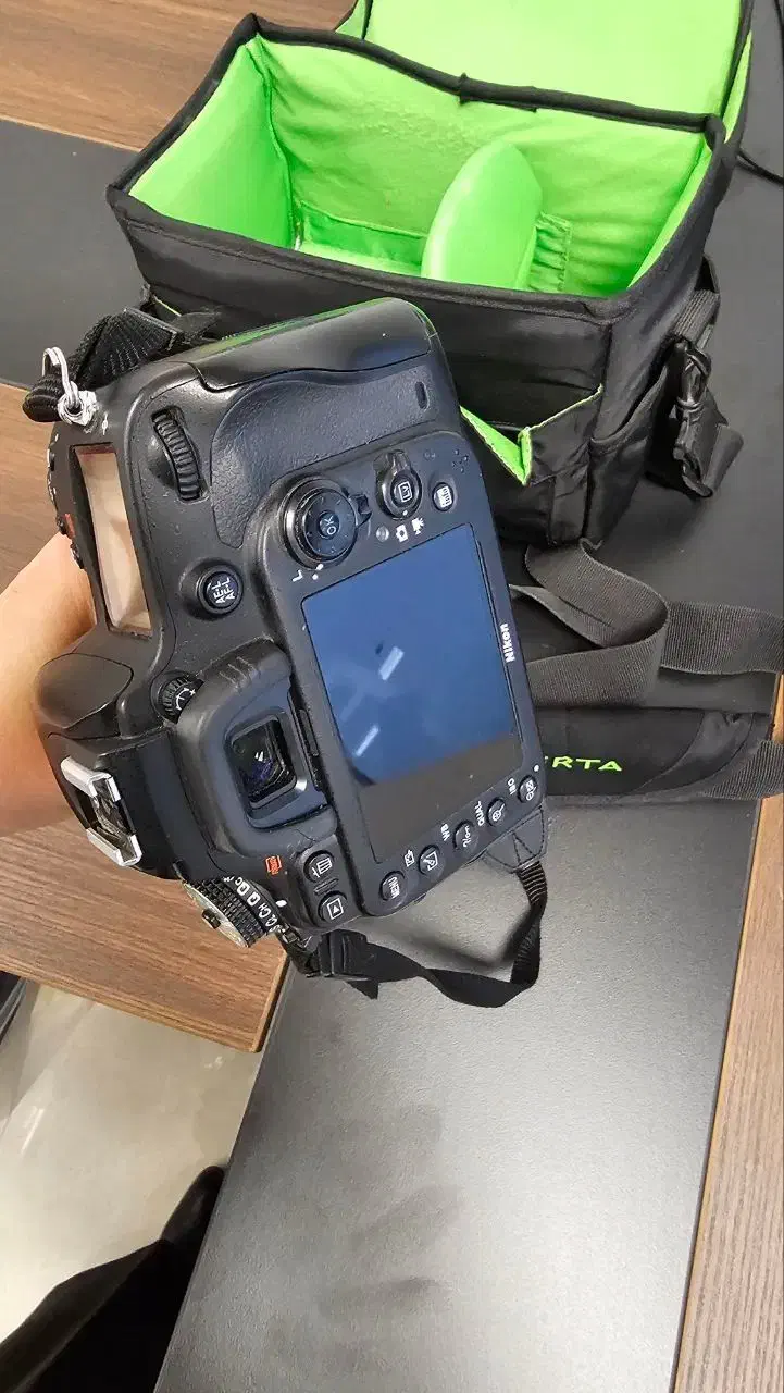 دوربین نیکون D610 بسیار سالم|دوربین عکاسی و فیلمبرداری|کرمانشاه, |دیوار