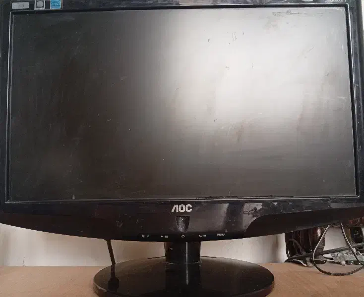 مانیتور و کیس|رایانه رومیزی|نوکنده, |دیوار