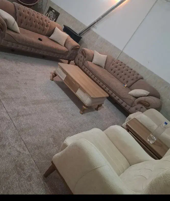 یک دست مبل درحد نو|مبلمان خانگی و میز عسلی|یزد, |دیوار