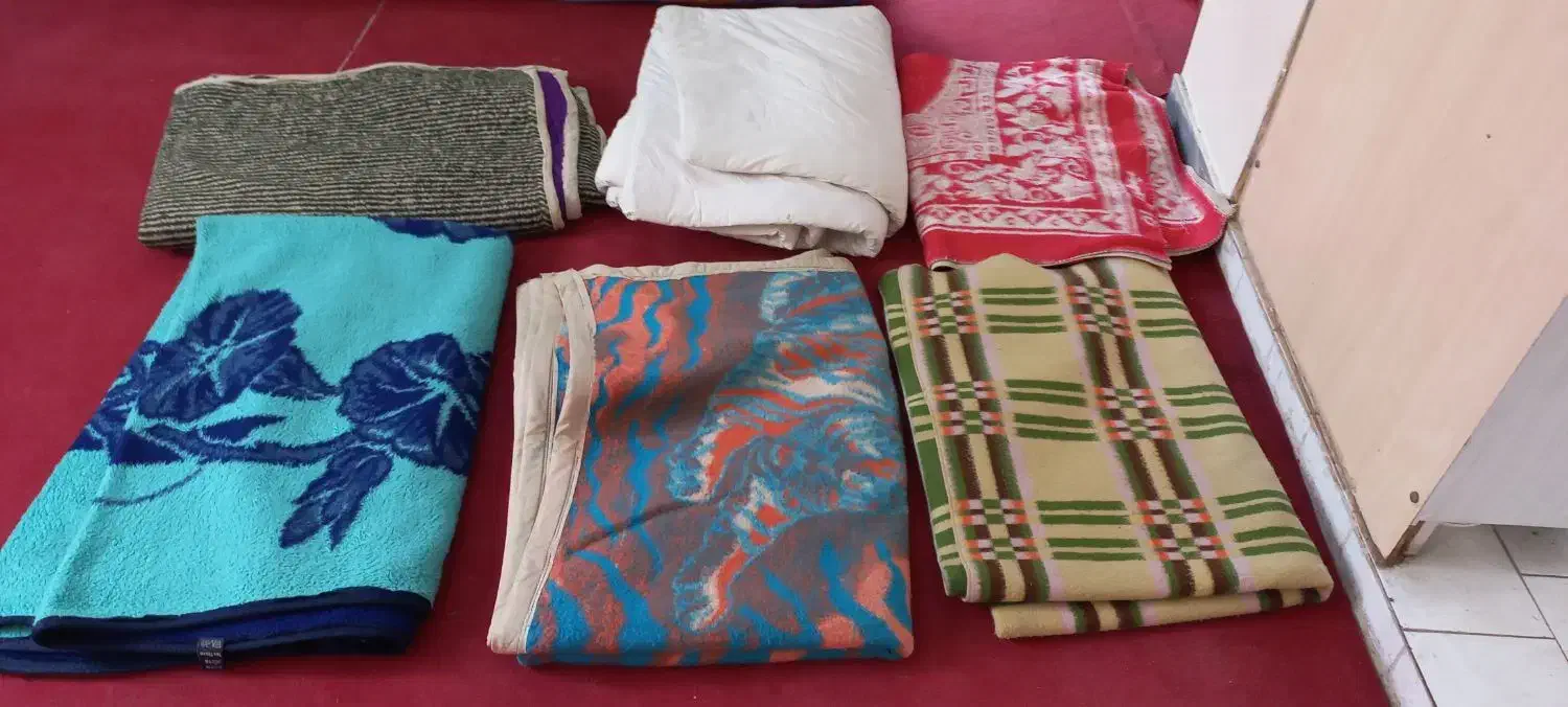 فروش تشک و لحاف و پتو و متکا|رختخواب، بالش، پتو|سمنان, |دیوار