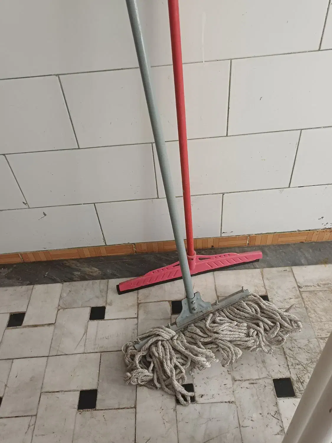 طی و جارو|لوازم نظافت|قم, ولیعصر|دیوار