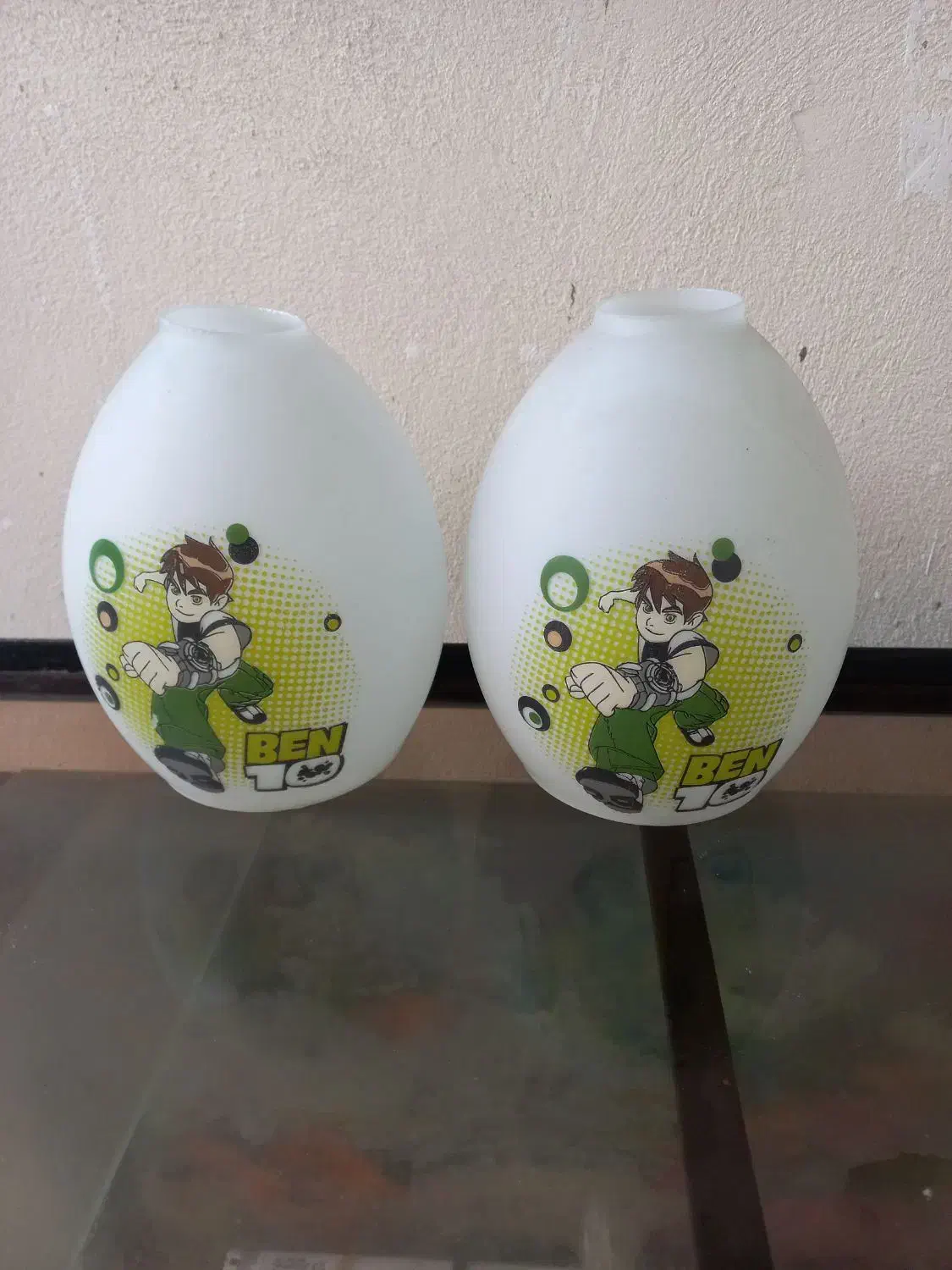 دو عدد حباب شیشه ای لوستر پسرانه|لوستر و چراغ آویز|رشت, سعدی (تختی)|دیوار