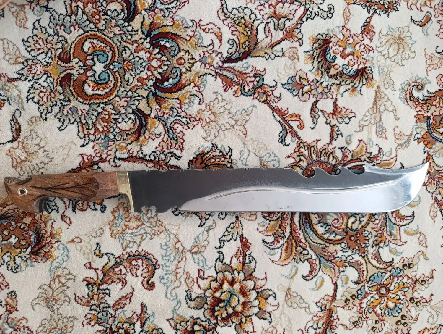 چاقو|کلکسیون اشیاء عتیقه|همدان, |دیوار