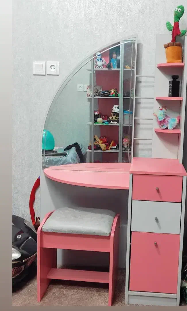 میز و اینه کودک|میز تحریر و کامپیوتر|اهواز, فاز ۲ پادادشهر|دیوار