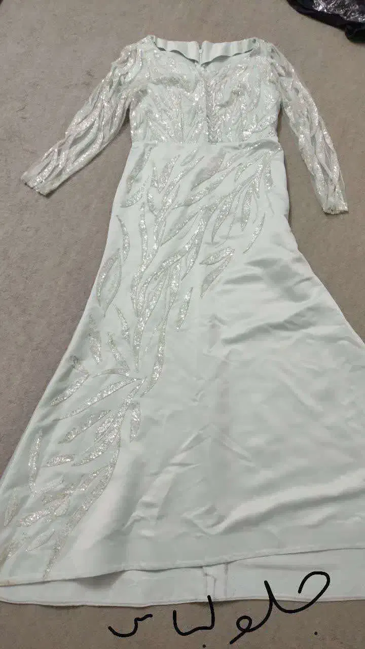 لباس مجلسی|لباس|سبزوار, قصبه غربی|دیوار