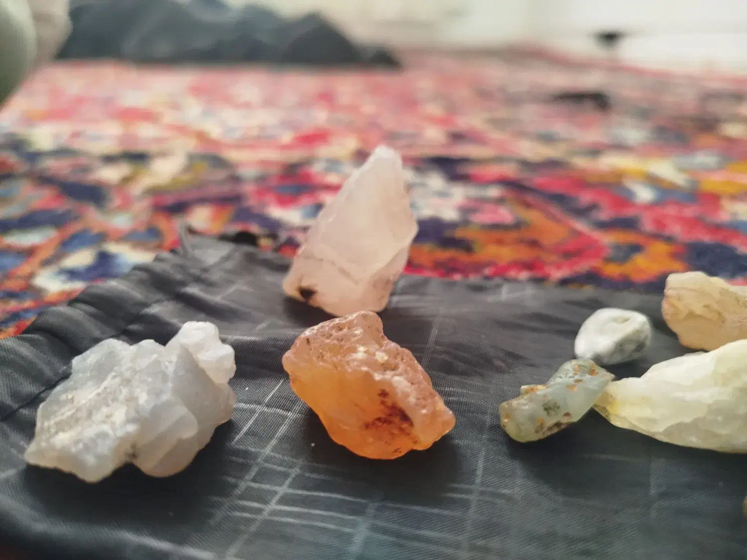 چند عدد سنگ عقیق|کلکسیون اشیاء عتیقه|کوراییم, |دیوار